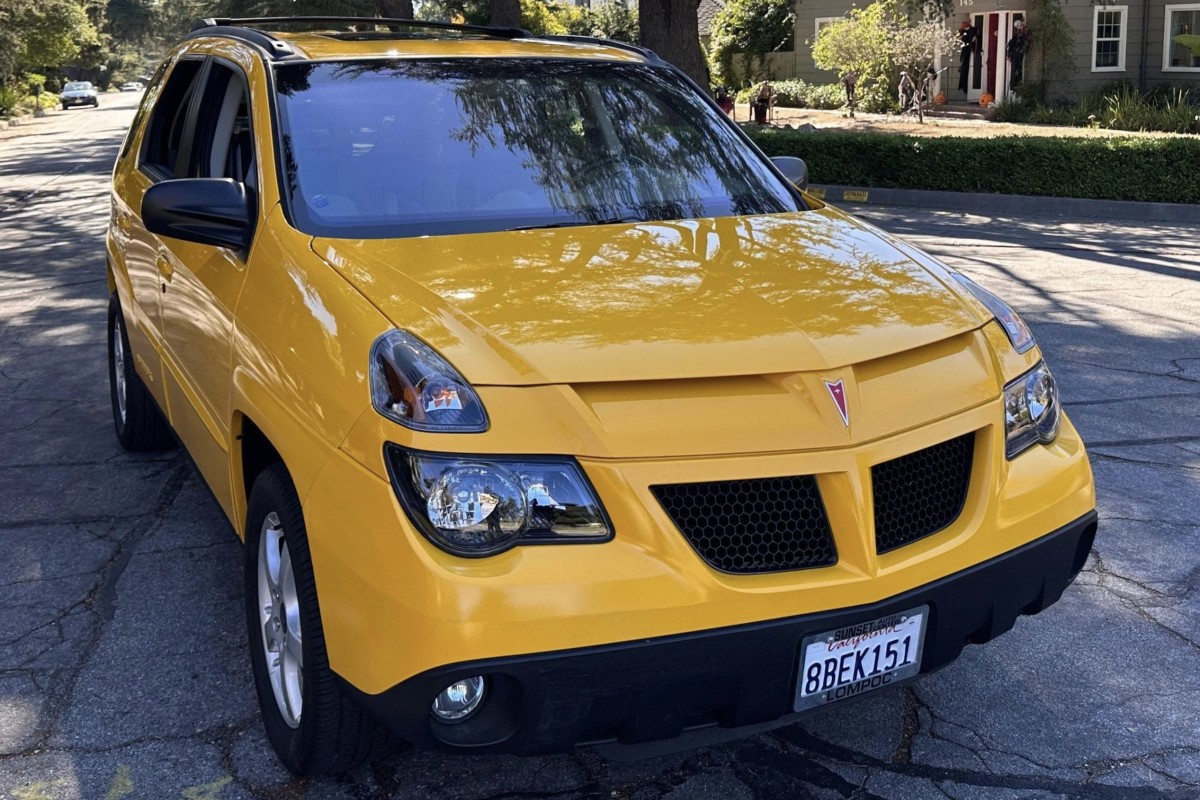 Pontiac Aztek 2003 com 5.200 milhas à venda: antes ridicularizado, agora um ícone de culto