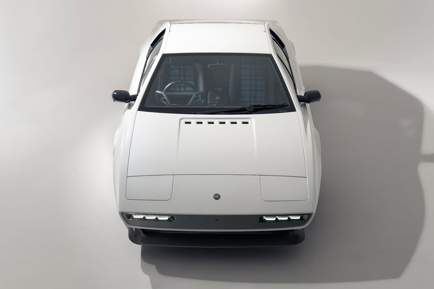Lotus Esprit remasterizado revelado com 400cv