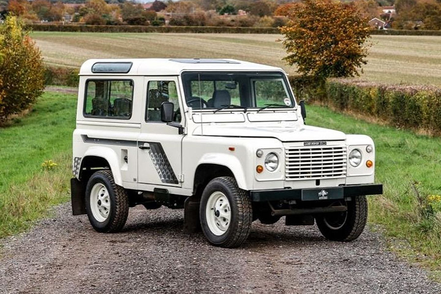 Vende-se Defender 90 V8 County soberbamente original