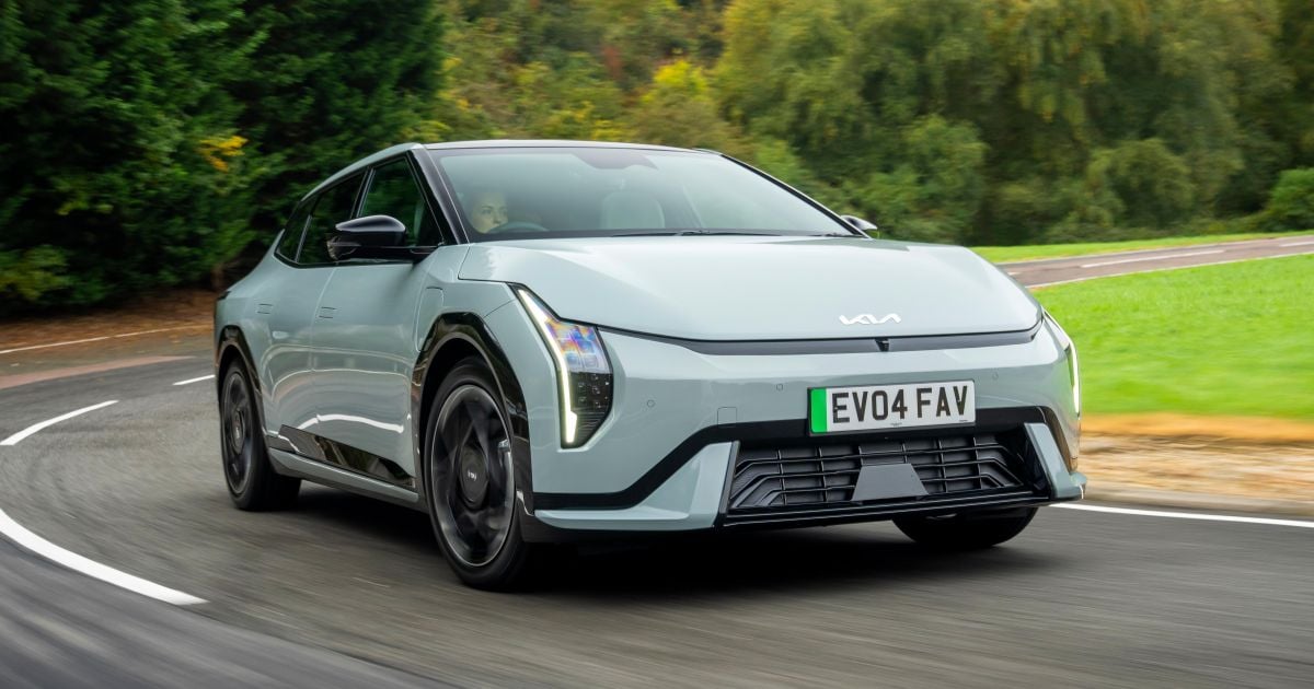 2026 Kia EV4 Fastback chegará em janeiro para enfrentar o Tesla Model 3