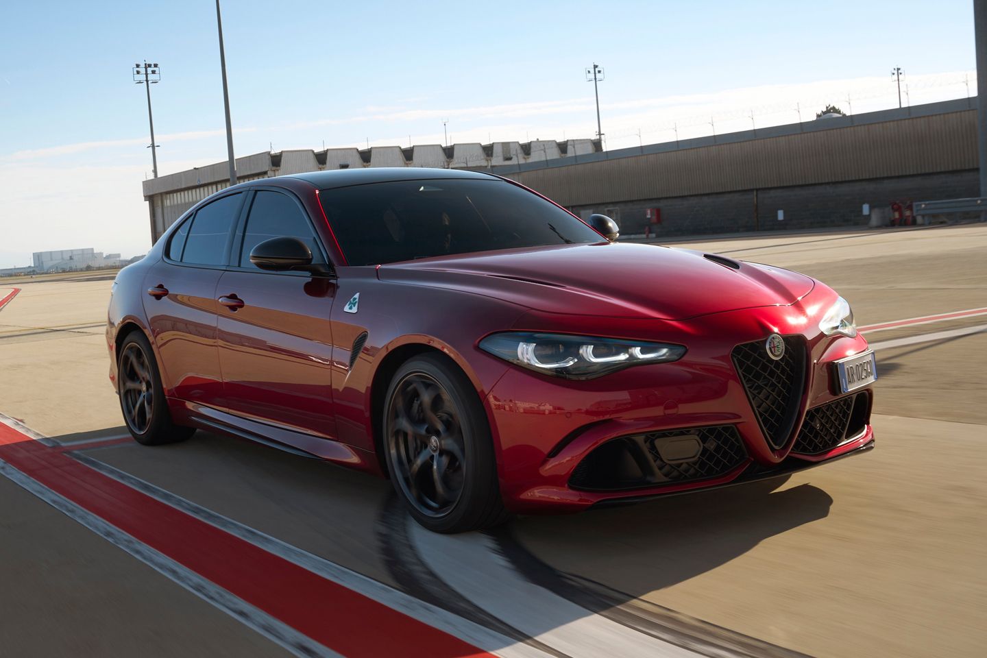 Nova coleção ‘clássico instantâneo’ do Alfa Quadrifoglio